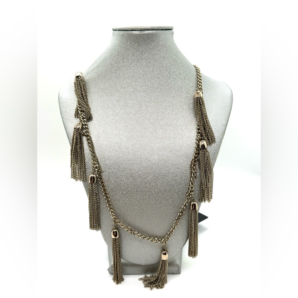 🆕 NWT 🆕 The Limited - Long silver necklace with tassel accents - Vintage